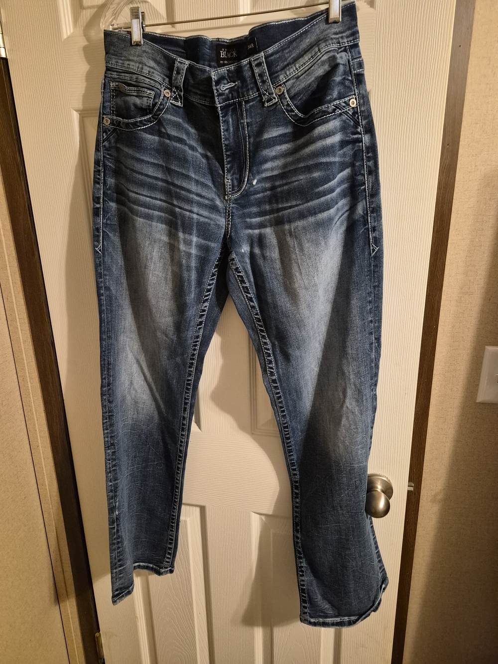 Buckle Men’s Blue Washed Relaxed Jeans